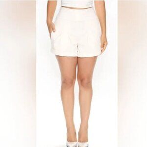NWT Fashion Nova High Waist Sasha Wide Waistband Cuffed Hem Cream Shorts Medium